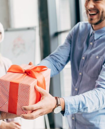 Secret Santa : idées cadeaux à – de 10 € pour fêter Noël entre collègues